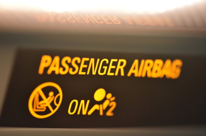 как перекалибровать блок управления подушками безопасности после ДТП